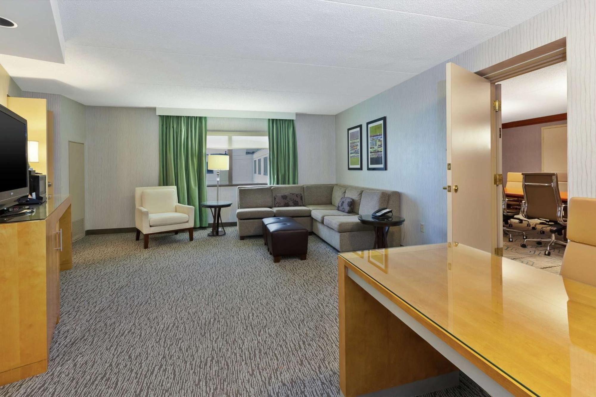 Hotel Auburn Hills Extérieur photo